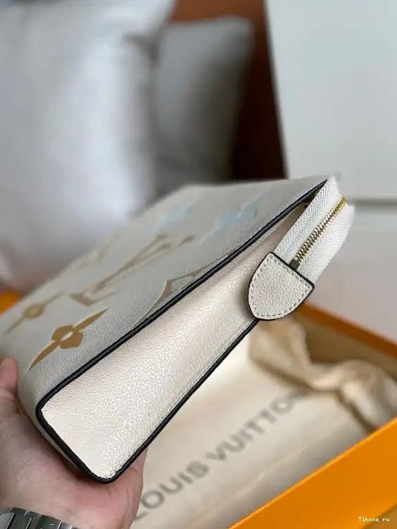 Affordable VUITTON LOUIS 26 POUCH TOILETRY 0509